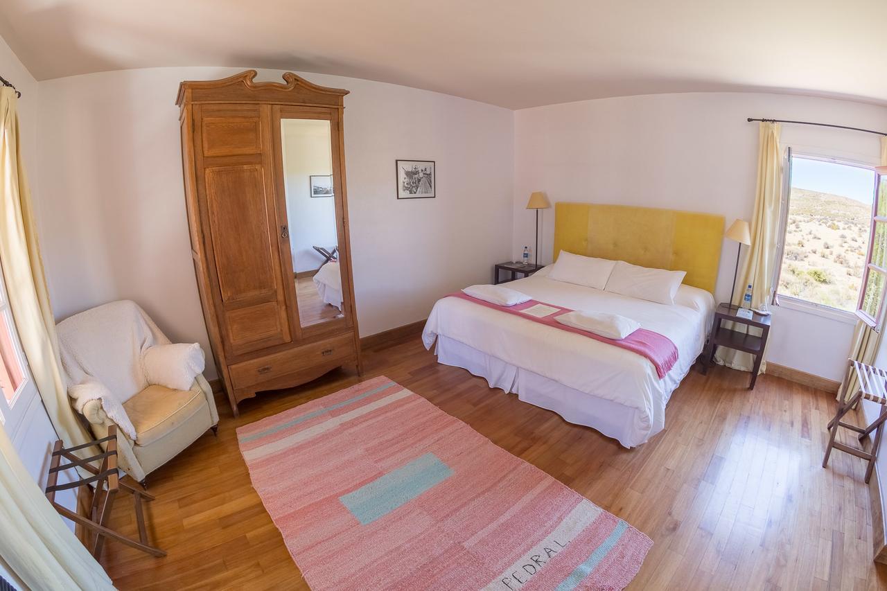 Hotel El Pedral Пуерто Мадрин Екстериор снимка